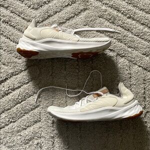 New Balance Men’s Fresh Foam ROAV White and Tan Athletic Sneakers